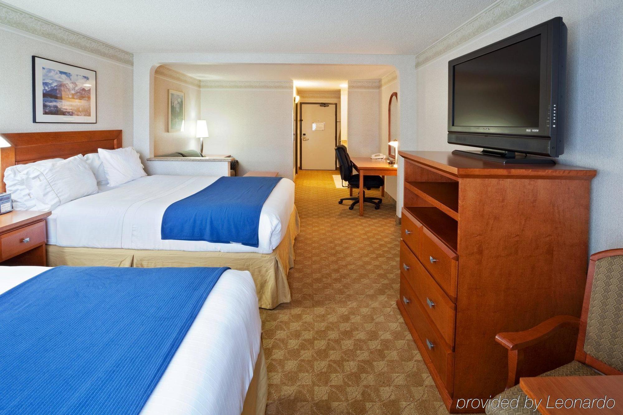 Holiday Inn Express & Suites Tacoma By Ihg Exterior foto